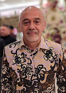 Christian Louboutin – Wikipedia.